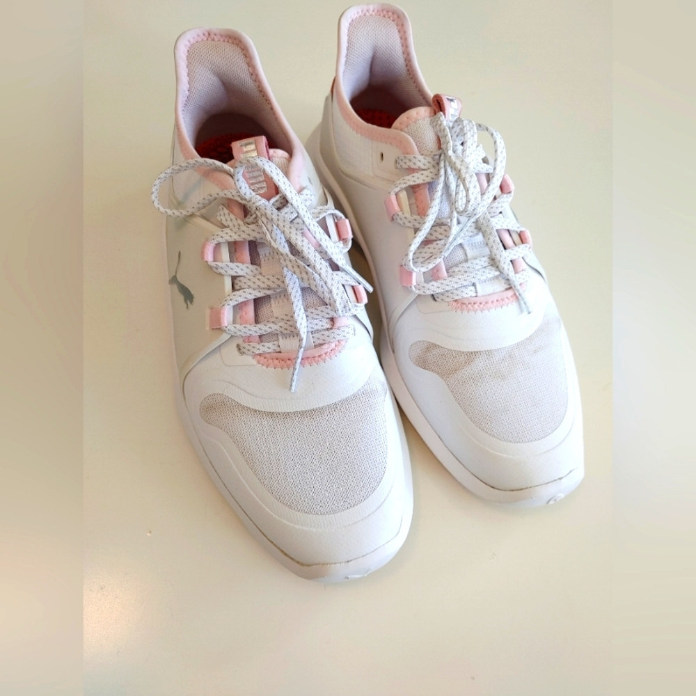$10 Start! Puma Women's White, Pink & Silver Sneakers ~ Size 7
